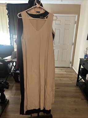 New York & Company Beige Sleeveless V-Neck Maxi Dress